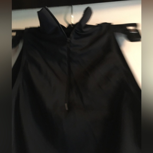 Zipper back crop top - Picture 2 of 4